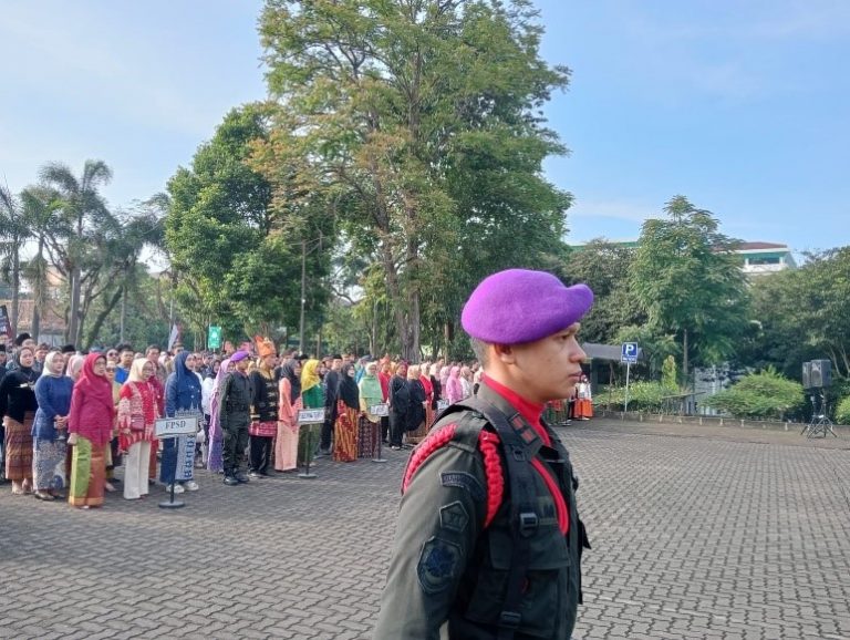 Anggota Menwa YON XI/UPI/RP Turut Peringati dan Laksanakan Upacara Hari Pendidikan Nasional