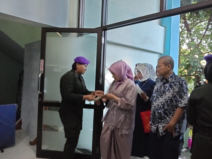 Melatih Kemampuan Problem Solving Anggota Resimen Mahasiswa Mahawarman Batalyon XI UPI Dalam Kegiatan Wisuda Gelombang II UPI