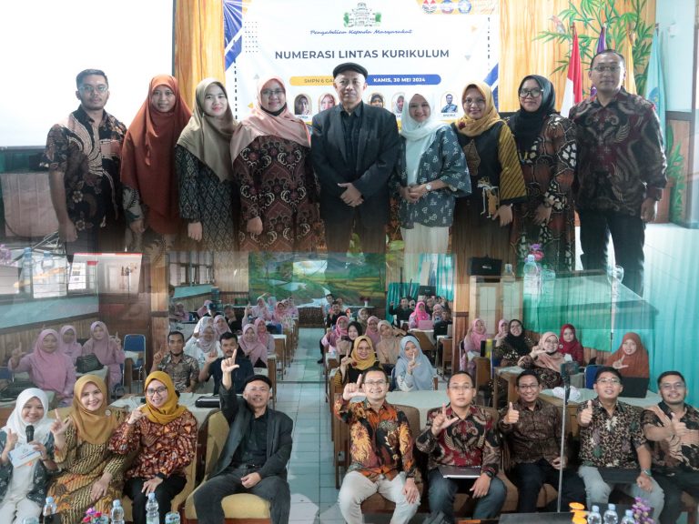Mahasiswa S3 Pendidikan Matematika UPI Menggelar Pelatihan Perancangan Modul Numerasi Matematika bagi Guru SMP Negeri 6 Garut