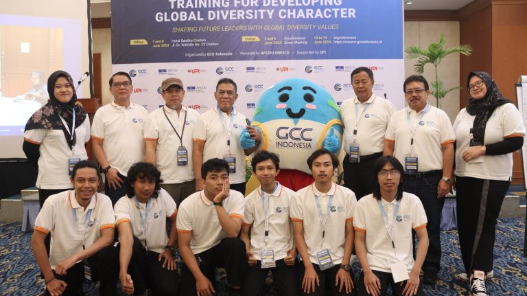 Peserta Presentasikan Proyek dan Temuan Strategi Pendidikan Kewarganegaraan Global Pada Pelatihan Developing Global Diversity Character