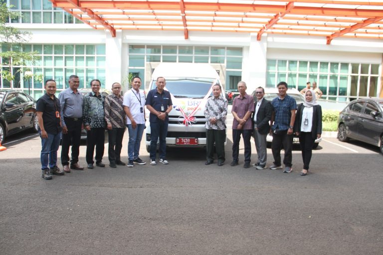 BRI Regional Bandung Serahkan Kendaraan Penunjang Pendidikan kepada UPI