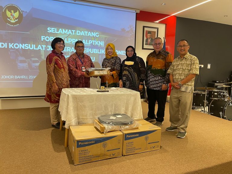 UPI Sosialisasikan Hidup Sehat Di Johor Bahru Malaysia Untuk Pekerja Migran Indonesia