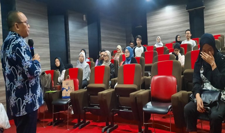 Prodi Psikologi Selenggarakan Kalem 84: Keluarga Cemara