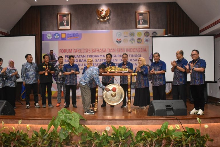 Rektor Universitas Pendidikan Indonesia Dorong PTN Forum Fakultas Bahasa dan Seni Indonesia Mewujudkan PTNBH dalam Upaya Menjadi LPTK Berkelas Dunia