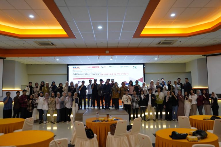 Tingkatkan Kinerja Pemasaran UMKM di Era Phygital 6.0 :  FPEB UPI Bersama Everpro Academy Selenggarakan Pengabdian Kepada Masyarakat Kewirausahaan 