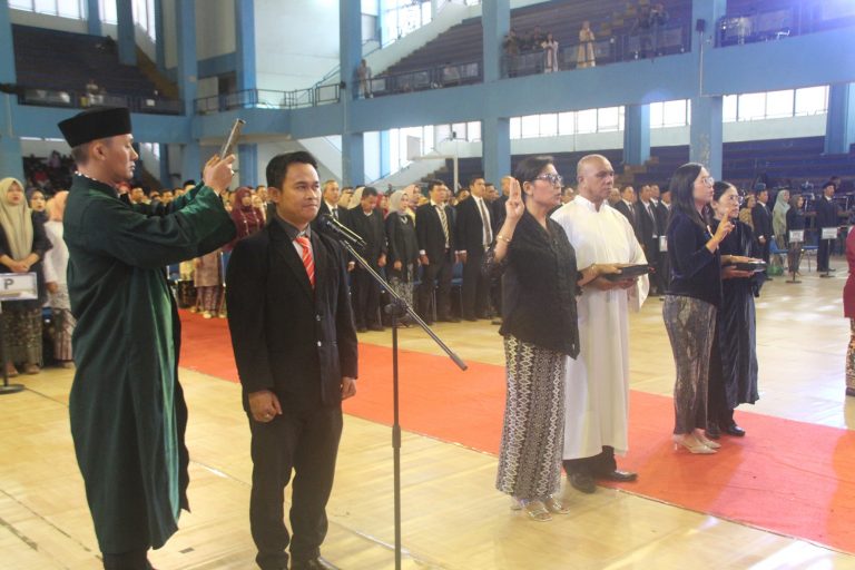 1174 Orang Lulusan Pendidikan Profesi Guru Dalam Jabatan Angkatan 3 Tahun 2023 Universitas Pendidikan Indonesia Ucapkan Sumpah Profesi