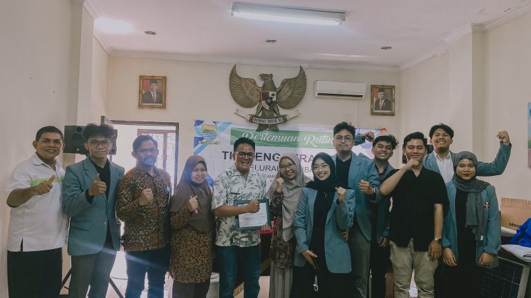 Pengenalan Perangkat PLTS Off-Grid sebagai Energi Listrik Zero Karbon pada PKM Mandiri Universitas Pendidikan Indonesia di Kelurahan Cibadak Kecamatan Astana Anyar Kota Bandung