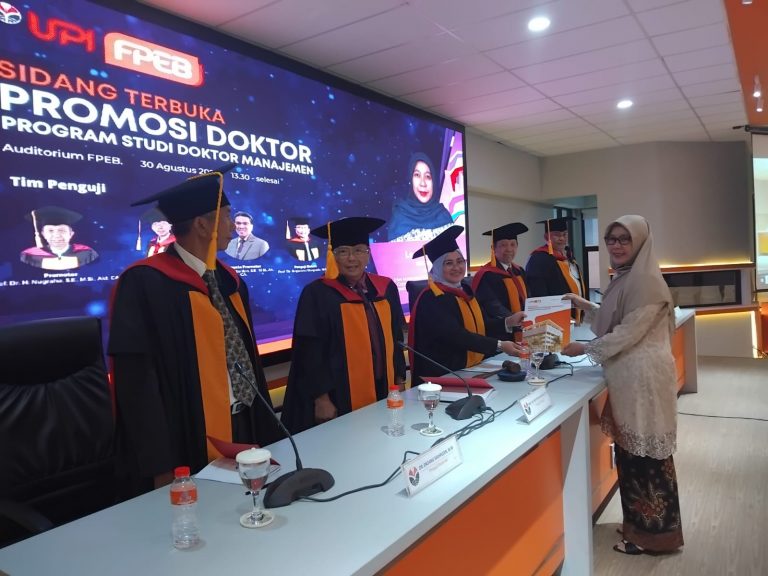 Promosi Doktor, Leni Yulianti Bahas Corporate Governance, CSR dan Nilai Perusahaan