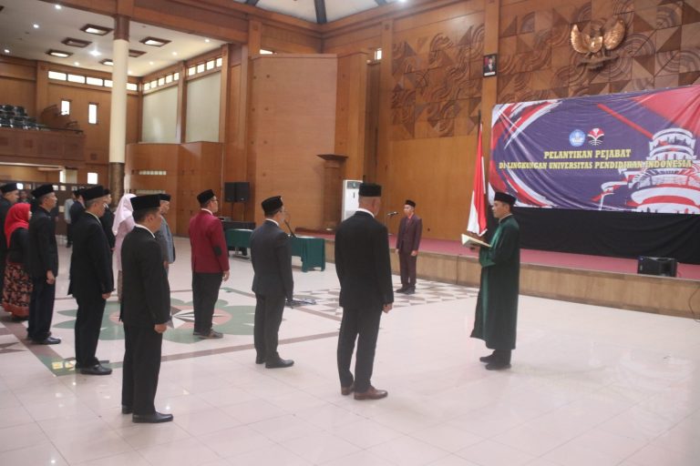 UPI Lantik 20 Pejabat Baru