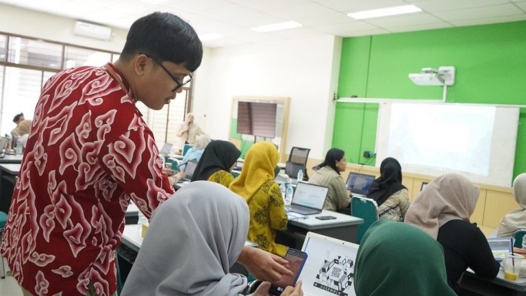 Pelatihan Augmented Reality untuk Pembelajaran Kesehatan Reproduksi di SLB Kota Bandung Melalui Inovasi Pendidikan di Era Digital