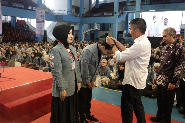 2.046 Mahasiswa UPI Dilepas oleh Pj Gubernur Jawa Barat