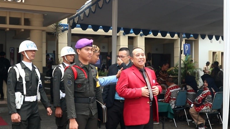 Wujud Nyata Pengabdian Pada Kampus: Resimen Mahasiswa UPIMengamankan Jalannya Upacara Peringatan Dies Natalis ke-70 danLustrum ke-XIV Universitas Pendidikan Indonesia