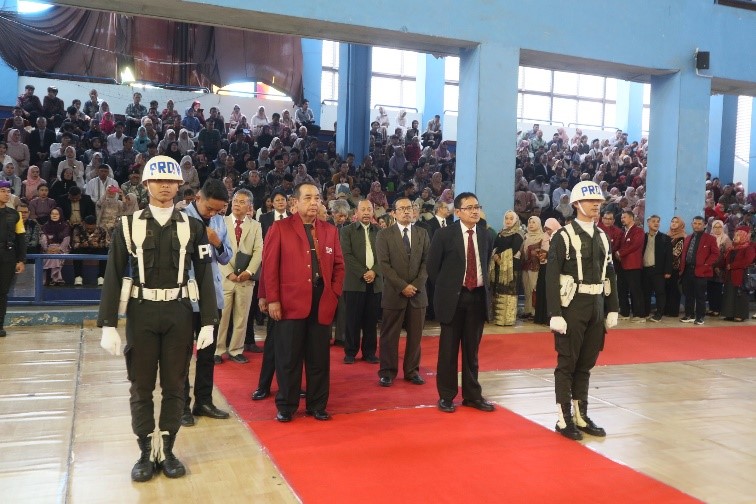Resimen Mahasiswa Mahawarman Batalyon XI UPI/RP di Garda Depan: Kontribusi dalam Prosesi Pengambilan Sumpah PPG dengan Dedikasi dan Nasionalisme