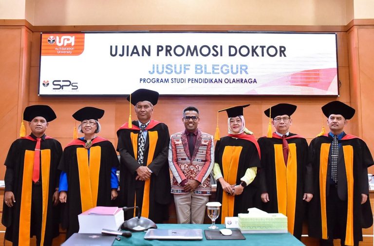 Inovasikan Model Pembelajaran Terintegrasi, Jusuf Blegur, Dosen Universitas Kristen Artha Wacana Sukses Meraih Gelar Doktor di UPI dalam Waktu 2,1 Tahun
