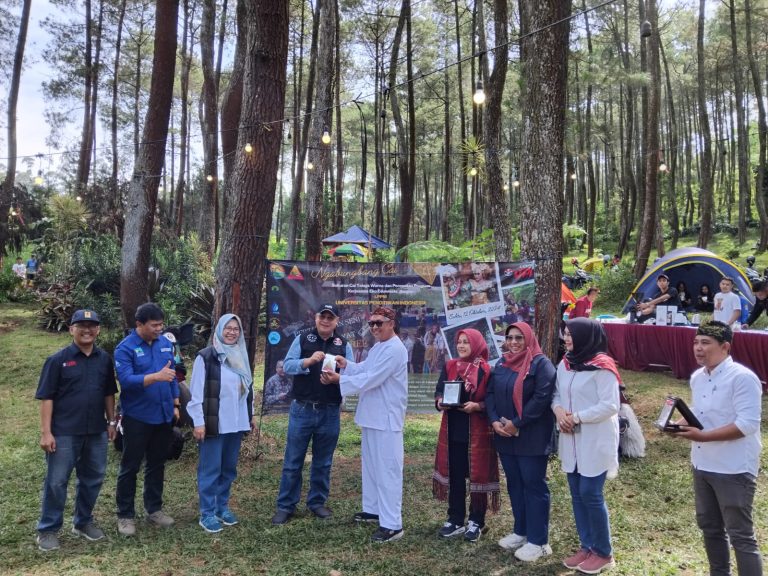 Tingkatkan Pengelolaan Wisata Unggulan, LPPM UPI Resmikan Proram Kerjasama Eko Eduwisata Talaga Warna Desa Cihideung Kabupaten Bandung Barat