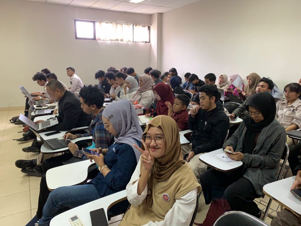 Unlock the Secrets of AI Chatbots: How a Workshop at Universitas Pendidikan Indonesia is Revolutionizing the Future of Education
