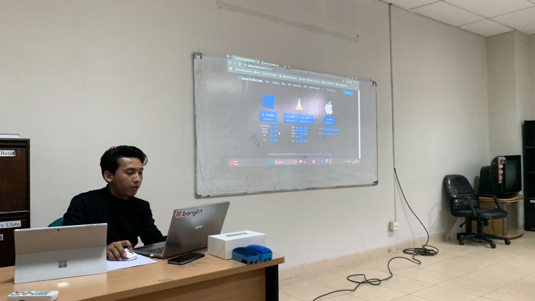 Unlock the Secrets of AI Chatbots: How a Workshop at Universitas Pendidikan Indonesia is Revolutionizing the Future of Education