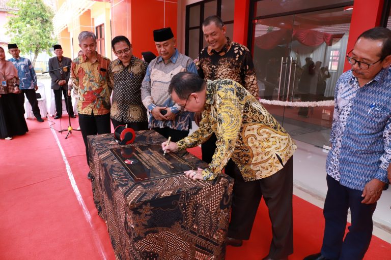 Rektor UPI Resmikan Gedung Perkuliahan Kampus UPI di Tasikmalaya