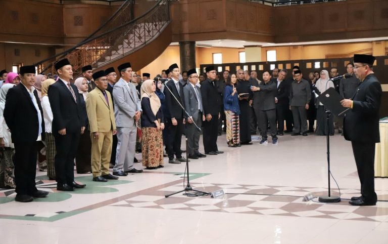 Rektor UPI Lantik 101 Pejabat Struktural Masa Bakti 2025–2029