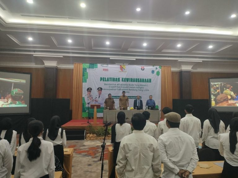Pelatihan Kewirausahaan: Mencetak Wirausaha Muda Mandiri, Kreatif, dan Inovatif di Kabupaten Bandung kerjasama Sekolah Pascasarjana dengan Dinas Ketenagakerjaan Kabupaten Bandung