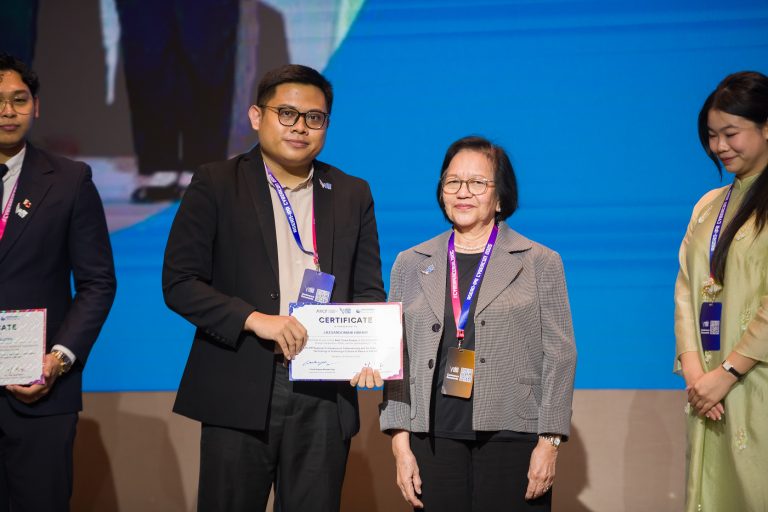 Dosen UPI Raih Juara Kedua dalam Kompetisi Esai Pemuda ASEAN di CyberCon2025