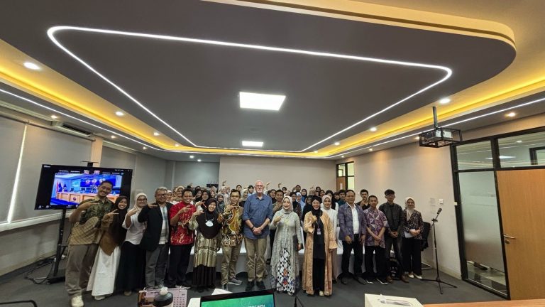 Guest Lecture Bersama Assoc. Prof. Michael Ewing: Mengupas Navigasi Riset di Bidang Humaniora dan Ilmu Sosial