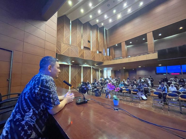 Kantor Jurnal dan Publikasi (KJP) UPI Gelar Pelatihan dan Pendampingan Akreditasi Jurnal bagi FPTI, FPOK, FPSD, FPEB, FK, dan SPs di Kampus Bumi Siliwangi untuk Tingkatkan Peringkat SINTA dan WCU UPI