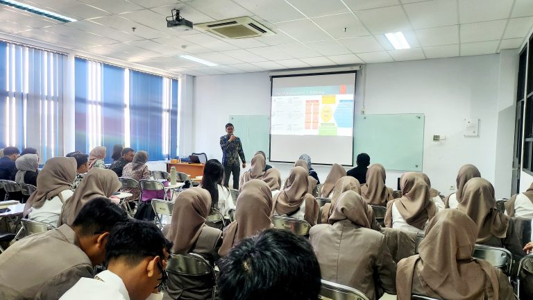 Kuliah Dosen Tamu Prodi Pendidikan Manajemen Perkantoran FPEB UPI dan Prodi Magister Manajemen Perkantoran SPS UPI Bahas Credit Risk Management in Corporate Banking