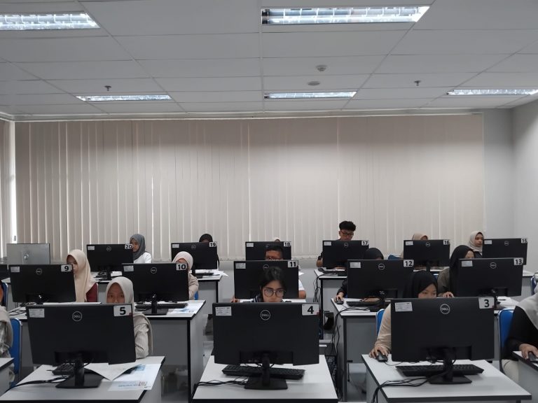 FPEB UPI Sukseskan Tes UTBK SNBT 2025