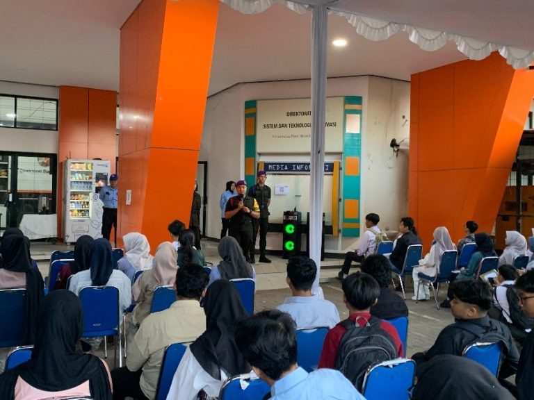 Cegah Kecurangan, Menwa Yon XI/UPI/RP Lakukan Pemeriksaan Intensif pada Peserta UTBK 2025