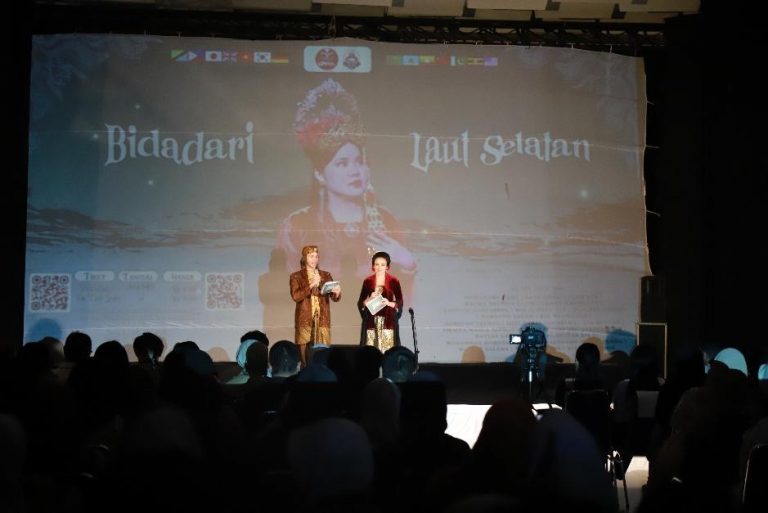 Teater Bidadari Laut Selatan: Ketika Mahasiswa Asing Jadi Bintang Panggung