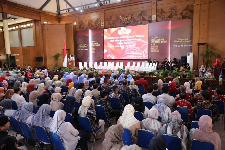 UPI Berikan Apresiasi kepada Prof. Solehuddin atas Dedikasi dan Kepemimpinannya