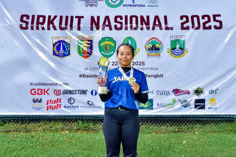 Adinda Dwina Lestari, Mahasiswa Prodi Pendidikan Manajemen Perkantoran FPEB UPI Raih Juara 1 Softball Open 2025 Tingkat Nasional