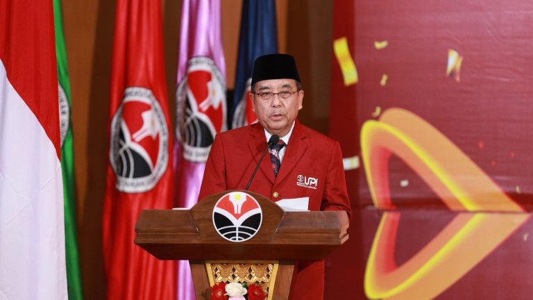 Pesan Haru Prof. Solehuddin Saat Serah Terima Jabatan