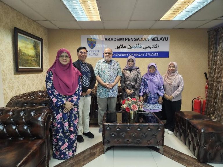 Prof. Dr. Yulianeta dari FPBS UPI Menjadi Profesor Tamu di Universiti Malaya: Bahas Representasi Perempuan dalam Cerita Rakyat Nusantara
