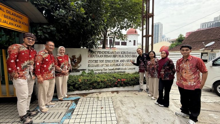 Transfer Materi Tarian Jawa Barat, Yuliawan dan Tim selenggarakan PKM-LN di Sekolah Indonesia Kuala Lumpur (SIKL)