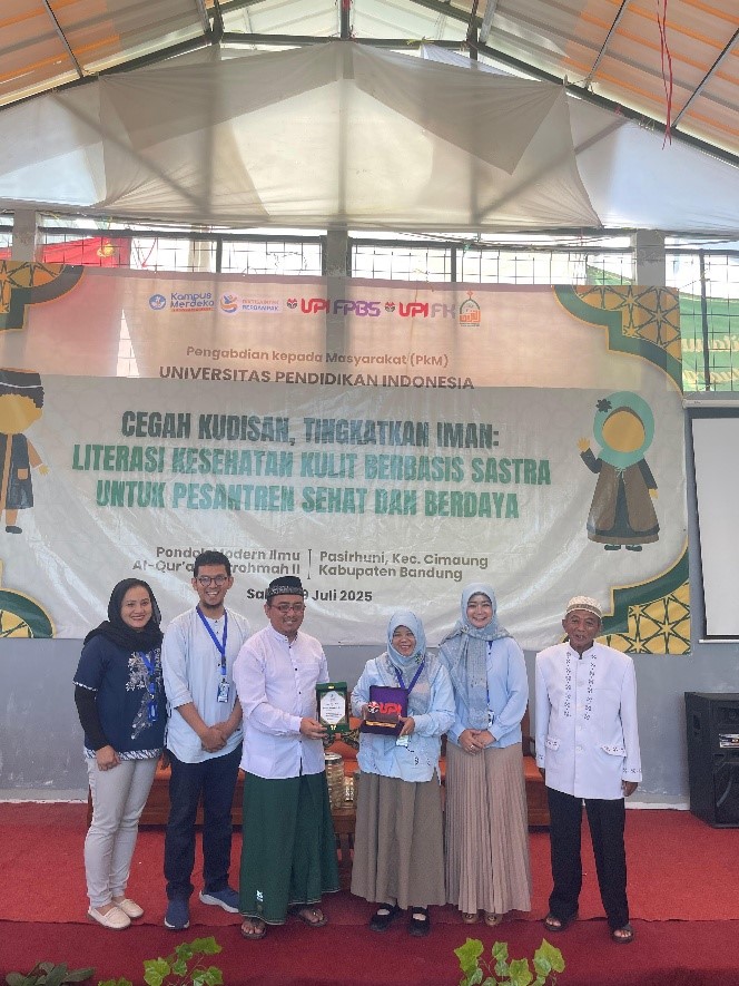 Kolaborasi FPBS dan FK UPI Tingkatkan Literasi Kesehatan Kulit di Pesantren: Wujud Nyata SDGs melalui Pengabdian Lintas Disiplin