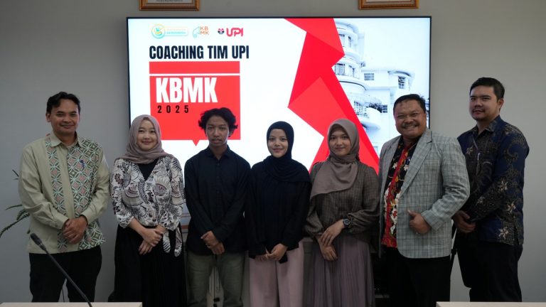 Kembangkan Desain Komersialisasi Produk Aplikasi Penerjemah dan Pembelajaran Bahasa Isyarat, Mahasiswa FPEB, FPTI dan FIP UPI Raih Juara 1 Tingkat Universitas Kategori Komersialisasi Riset KBMK 2025