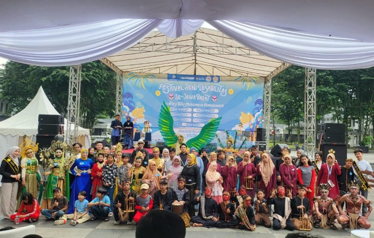 Kontribusi Dr. Asri Wibawa Sakti dalam Festival Seni Disabilitas Jawa Barat 2025