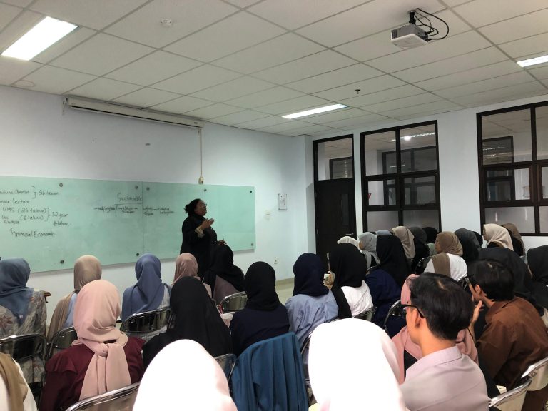 Kuliah Dosen Tamu Internasional Prodi Pendidikan Pendidikan Akuntansi FPEB UPI Bahas Financial Economics