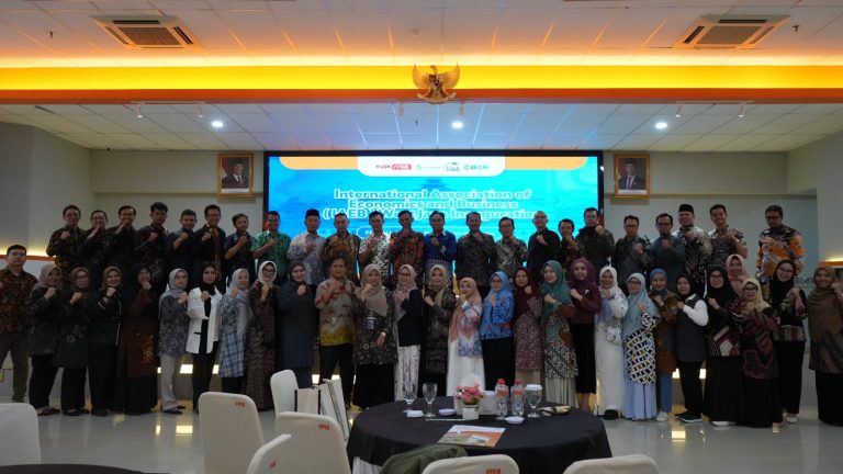 Dosen FPEB UPI Beserta  109 Dosen dari 27 Kampus di Jawa Barat dilantik sebagai Pengurus International Association of Economic and Business (IAEB) Wilayah Jabar