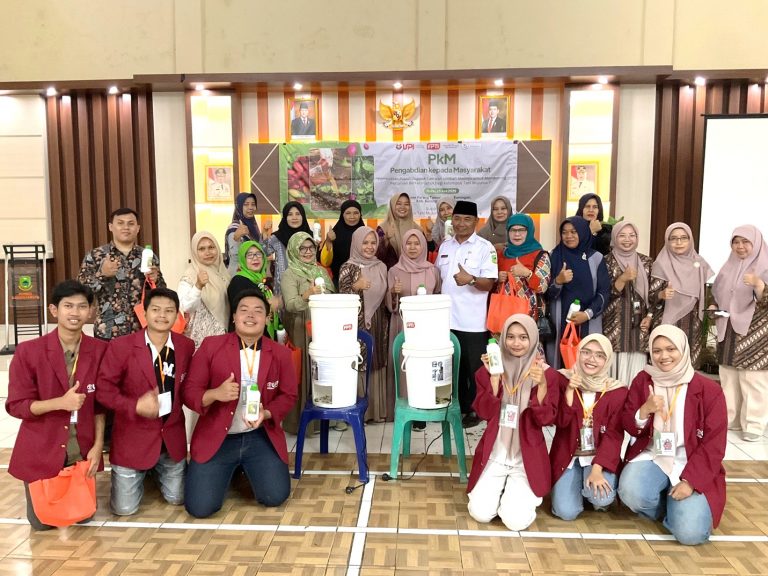 Transformasi Limbah Melinjo Menjadi Pupuk Organik Cair: Sinergi Civitas Akademika UPI dan Masyarakat Kuningan dalam Penguatan Pertanian Berkelanjutan
