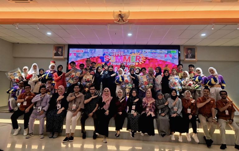The 6th FPEB Summer Program 2025, Mahasiswa FPEB UPI dan Universiti Malaya Presentasikan Projek Bisnis dan Tampilkan Karya Seni dan Budaya