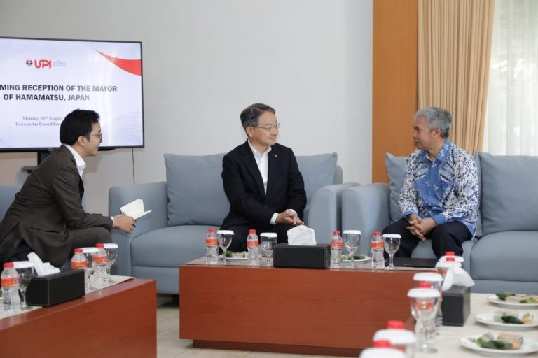 Mayor of Hamamatsu Japan Explores Cooperation with UPI