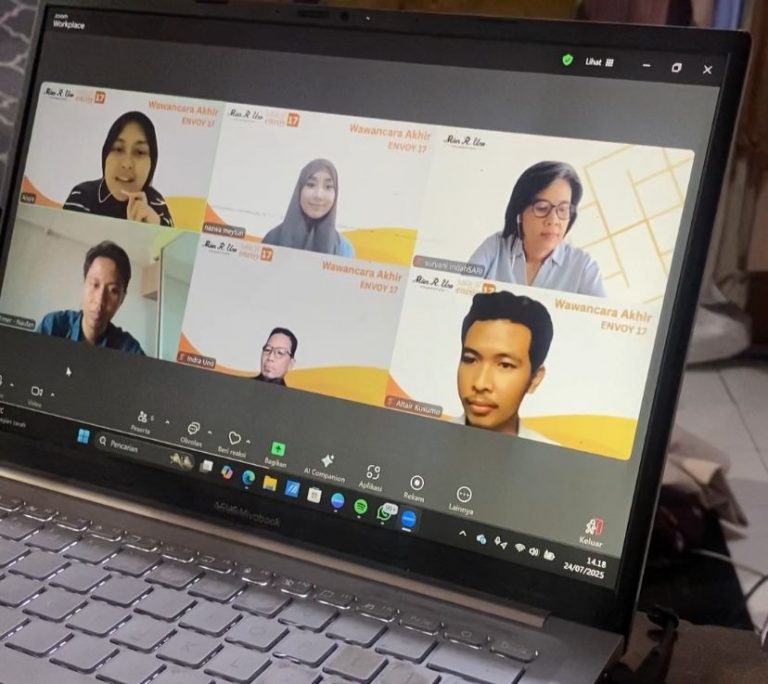 Mahasiswa Prodi Pendidikan Bisnis FPEB UPI Menerima Program Beasiswa Mien R. Uno Foundation – Envoy 17