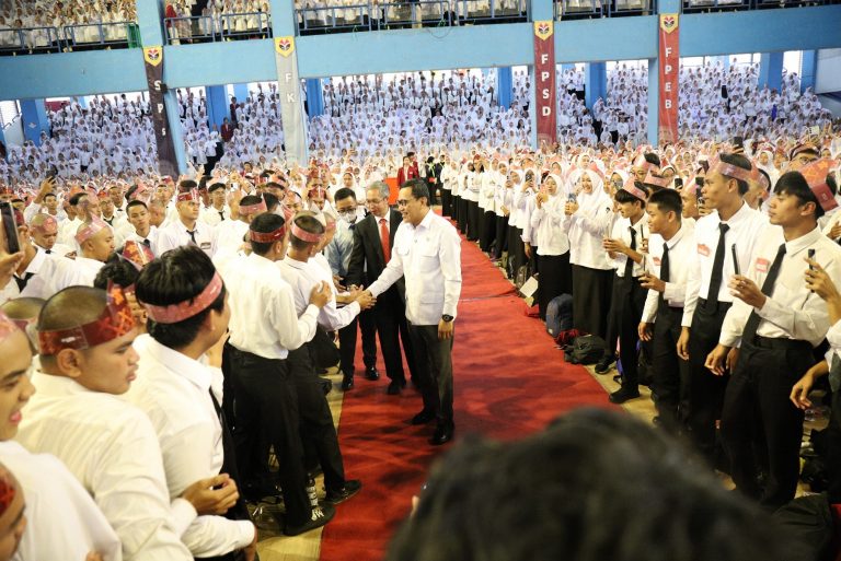 Menteri KP2MI Ajak Mahasiswa Baru UPI Bangun Budaya Kerja Aman dan Humanis