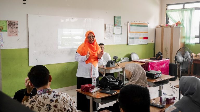 PkM Program Studi Pendidikan Ekonomi FPEB UPI: Peningkatan Kualitas Pendidikan Berkelanjutan Melalui Culturally Responsive Teaching
