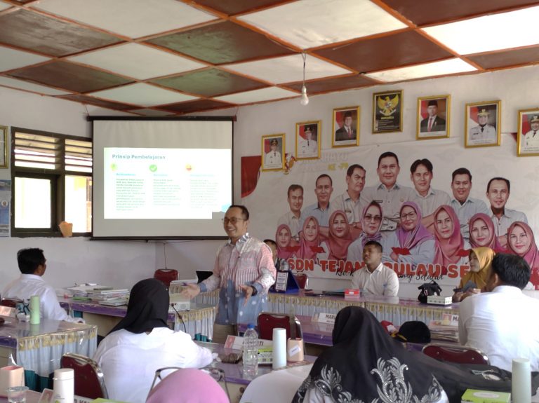 PGSD UPI Kampus Serang Selenggarakan Pengabdian kepada Masyarakat di SDN Tejang, Pulau Sebesi