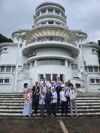 Mahasiswa Pertukaran Pelajar Tashkent University Kunjungi Museum Diknas UPI