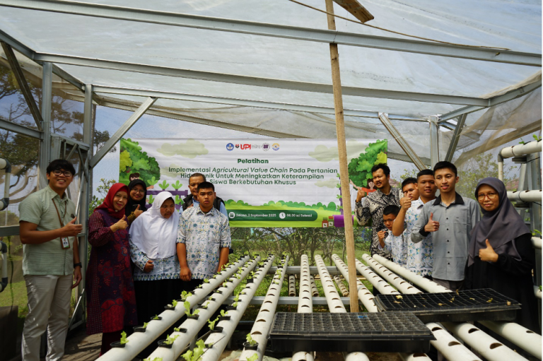 Implementasi Agricultural Value Chain pada Pertanian Hidroponik: Meningkatkan Keterampilan dan Kemandirian Siswa Berkebutuhan Khusus di SLB Agro Industri